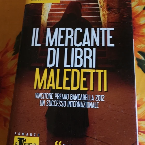 Il mercante di libri maledetti – Marcello Simoni | Newton