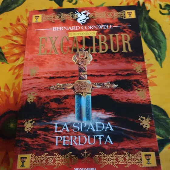 Il romanzo di Excalibur La spada Bernard Cornwell romanzo storico fantasy